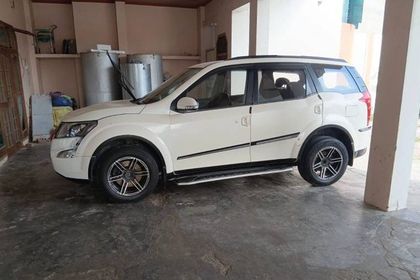 2017 Mahindra XUV500 W6 2WD