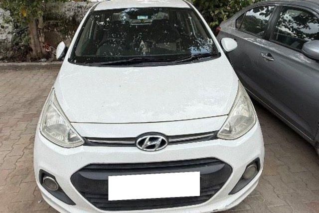 Second-hand 2014 Hyundai Grand i10 CRDi मैग्ना for sale in Ahmedabad