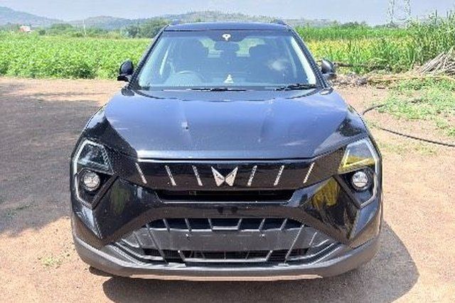 Mahindra XUV 3XO AX5 Diesel Second-hand 2025 Mahindra XUV 3XO AX5 Diesel for sale in Ahmednagar