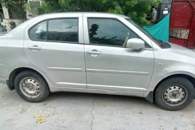 Maruti Suzuki Swift एलएक्सआई Second-hand 2011 Maruti Suzuki Swift एलएक्सआई for sale in Agra