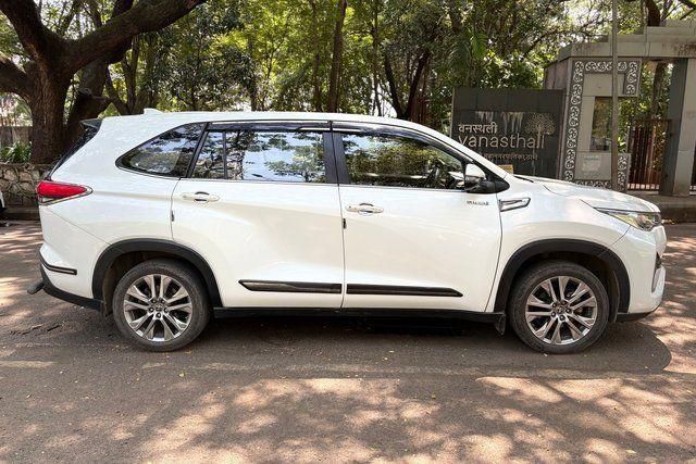 Toyota Innova Hycross जेडएक्स हाइब्रिड Second-hand 2023 Toyota Innova Hycross जेडएक्स हाइब्रिड for sale in Thane