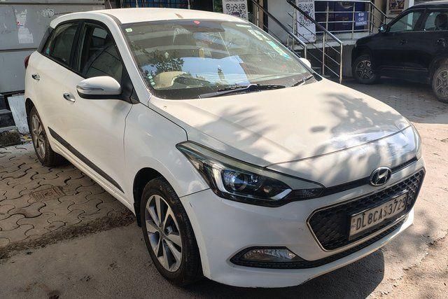 Hyundai i20 एस्टा ऑप्शन 1.2 Second-hand 2017 Hyundai i20 एस्टा ऑप्शन 1.2 for sale in New Delhi