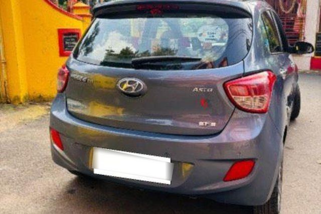 Second-hand 2016 Hyundai Grand i10 एस्टा for sale in Kolkata