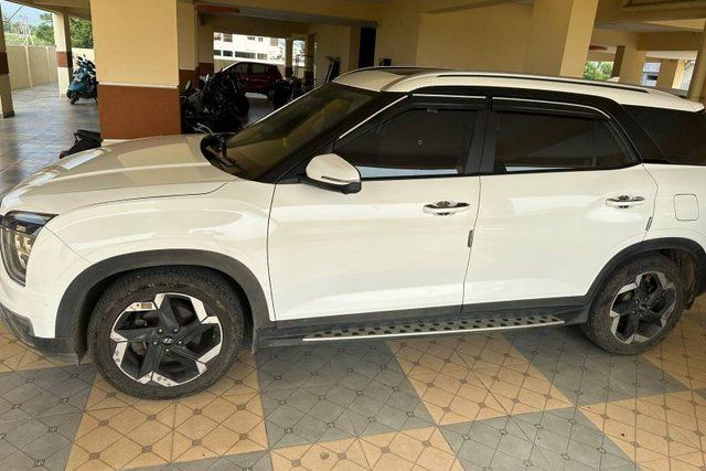 Second-hand 2022 Hyundai Alcazar Platinum 7-Seater Diesel AT for sale in Guntur