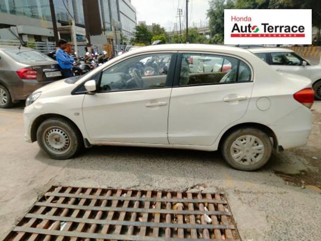 Second-hand 2013 Honda Amaze E Petrol for sale in Noida