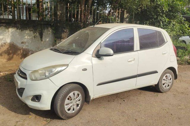 Second-hand 2013 Hyundai i10 Magna for sale in Himatnagar