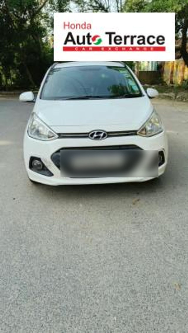 Hyundai Grand i10 1.2 CRDi स्पोर्टज़ Second-hand 2016 Hyundai Grand i10 1.2 CRDi स्पोर्टज़ for sale in New Delhi