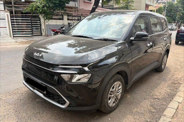 Kia Carens Premium Opt Second-hand 2025 Kia Carens Premium Opt for sale in Ahmedabad