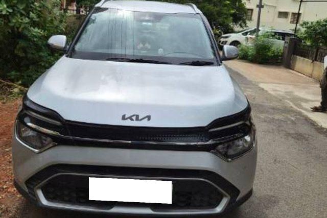 Kia Carens प्रेस्टीज डीजल बीएस6 Second-hand 2023 Kia Carens प्रेस्टीज डीजल बीएस6 for sale in Davangere