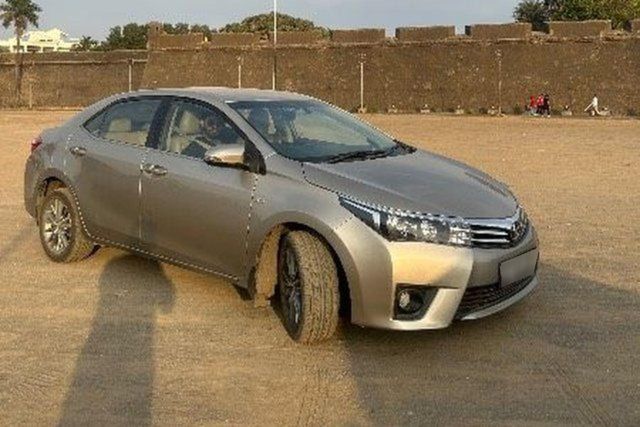 Second-hand 2016 Toyota Corolla Altis VL AT for sale in Navi Mumbai