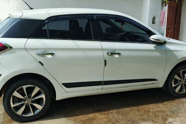 Hyundai i20 Asta 1.4 CRDi Second-hand 2015 Hyundai i20 Asta 1.4 CRDi for sale in Karimnagar