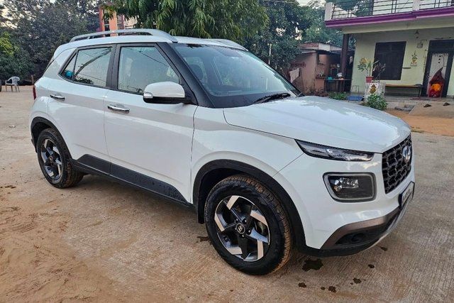 Second-hand 2021 Hyundai Venue एसएक्स Opt एग्जीक्यूटिव डीजल for sale in Chomu