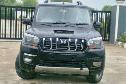 2016 Mahindra Scorpio S4 9 Seater