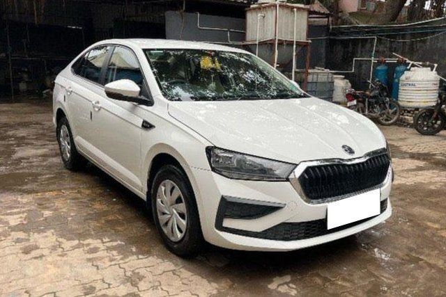 Skoda Slavia 1.0 TSI एक्टिव Second-hand 2023 Skoda Slavia 1.0 TSI एक्टिव for sale in Ahmedabad