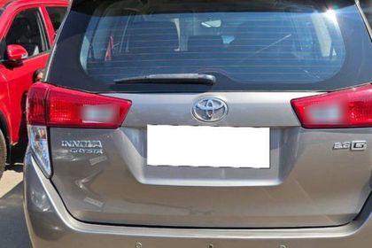 2018 Toyota Innova Crysta 2.8 GX AT बीएस4
