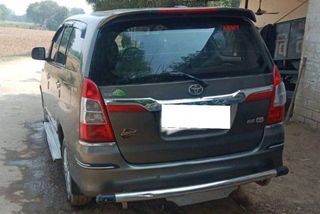 Used 2.5 G (Diesel) 7 Seater