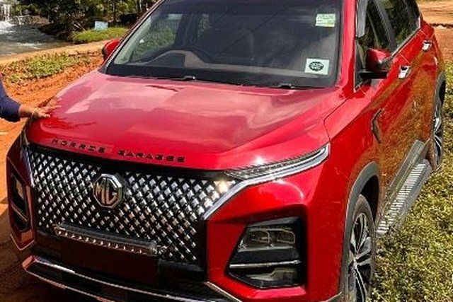 MG Hector Plus Sharp Pro डीजल 2023-2025 Second-hand 2024 MG Hector Plus Sharp Pro डीजल 2023-2025 for sale in Guwahati