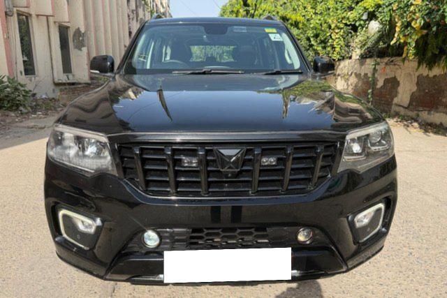 Mahindra Scorpio N Z8L डीजल 4x4 AT 2023-2025 Second-hand 2024 Mahindra Scorpio N Z8L डीजल 4x4 AT 2023-2025 for sale in New Delhi