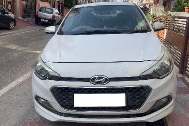 Hyundai i20 स्पोर्टज़ 1.2 Second-hand 2015 Hyundai i20 स्पोर्टज़ 1.2 for sale in Jaipur
