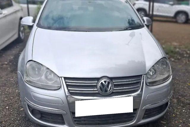 Second-hand 2010 Volkswagen Jetta 1.9 TDI Trendline for sale in Pune