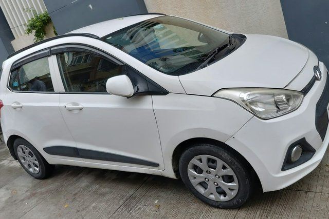 Second-hand 2015 Hyundai Grand i10 CRDi Sportz for sale in Hyderabad