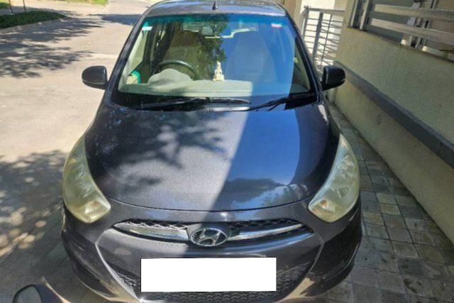Second-hand 2011 Hyundai i10 Sportz for sale in Gandhinagar