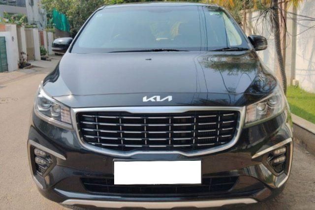 Kia Carnival Limousine Plus Second-hand 2023 Kia Carnival Limousine Plus for sale in Chennai