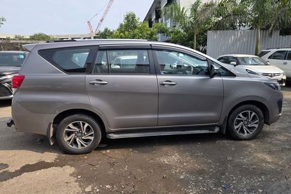 2021 Toyota Innova Crysta 2.4 GX 8 STR