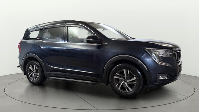 Second-hand 2022 Mahindra XUV700 AX5 AT BSVI for sale in Noida