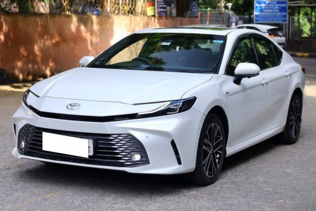 Toyota Camry Elegance Second-hand 2026 Toyota Camry Elegance for sale in New Delhi