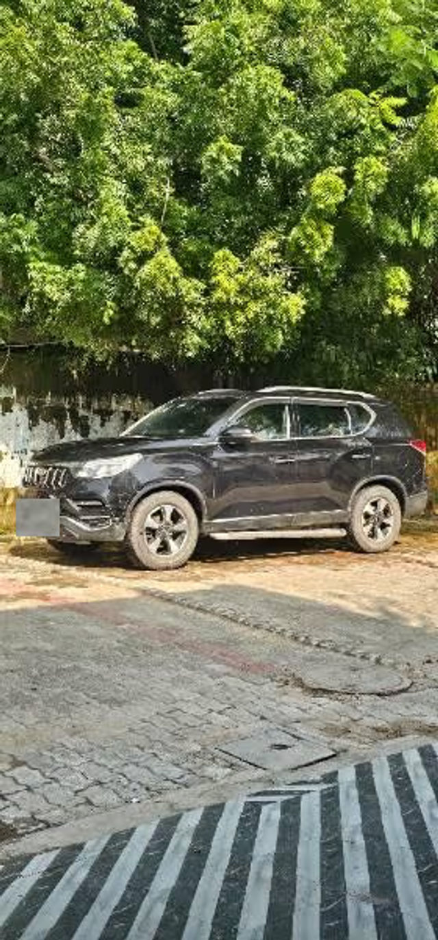 Second-hand 2019 Mahindra Alturas G4 4X4 AT BSIV for sale in Kanpur