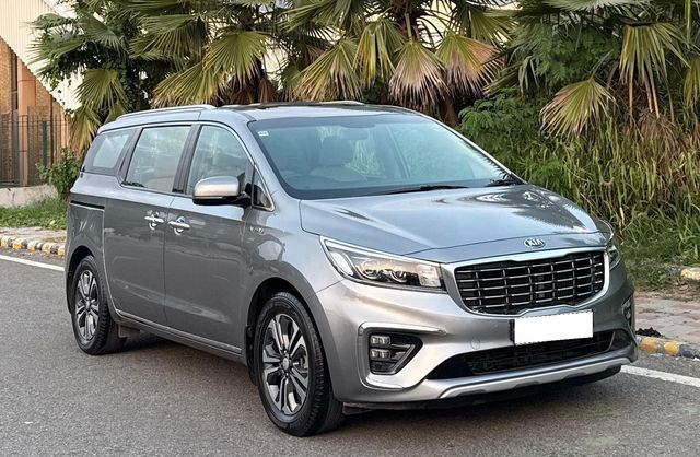 Second-hand 2020 Kia Carnival Prestige 6 STR for sale in New Delhi