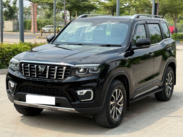 Second-hand 2023 Mahindra Scorpio N Z8 डीजल for sale in Ahmedabad