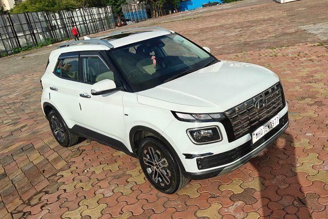 Second-hand 2024 Hyundai Venue एसएक्स Opt टर्बो DCT for sale in Mumbai