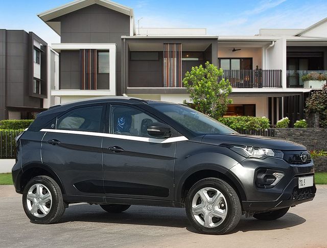 Tata Nexon XMA AMT S Second-hand 2023 Tata Nexon XMA AMT S for sale in New Delhi