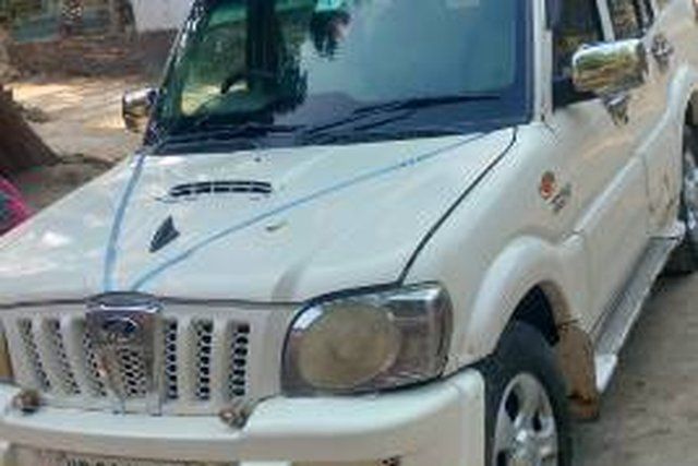 Second-hand 2010 Mahindra Scorpio SLE BSIII for sale in Azamgarh