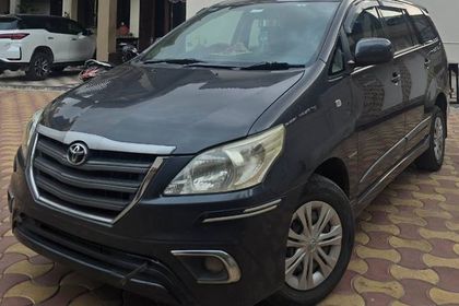2015 टोयोटा इनोवा 2.5 GX (Diesel) 8 Seater
