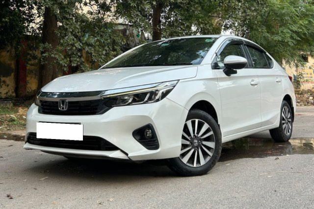 Second-hand 2023 Honda City VX CVT for sale in New Delhi