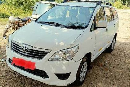 2013 टोयोटा इनोवा 2.5 E Diesel MS 7-seater