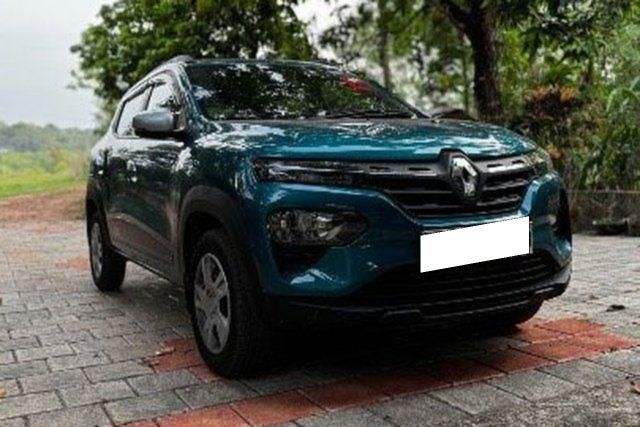 Second-hand 2024 Renault KWID 1.0 RXT AMT for sale in Kollam