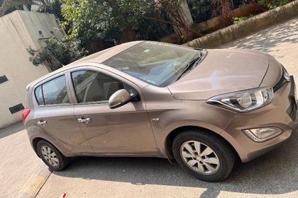 2014 Hyundai i20 एस्टा ऑप्शनल with Sunroof 1.2