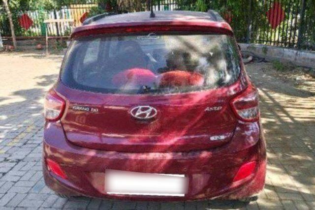 Hyundai Grand i10 Asta Second-hand 2014 Hyundai Grand i10 Asta for sale in Ahmedabad
