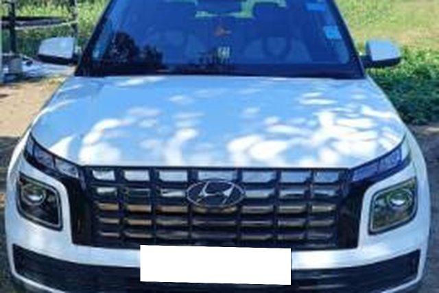 Hyundai Venue एसएक्स Second-hand 2024 Hyundai Venue एसएक्स for sale in Bharuch