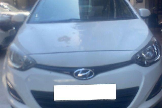 Hyundai i20 1.4 Magna Opt Diesel Second-hand 2012 Hyundai i20 1.4 Magna Opt Diesel for sale in Ahmedabad