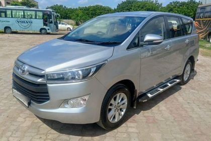 2017 Toyota Innova Crysta 2.4 जी MT 8S बीएस4