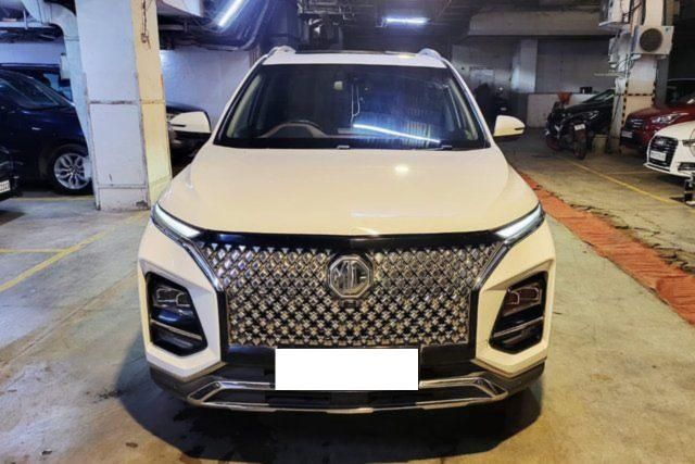 Second-hand 2023 MG Hector Plus 1.5 टर्बो Sharp Pro CVT 7 Str बीएस6 for sale in Mumbai