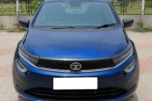 Tata Altroz XZ CNG Second-hand 2023 Tata Altroz XZ CNG for sale in Ahmedabad