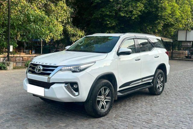 Second-hand 2019 Toyota Fortuner 2.8 2WD AT BSIV for sale in New Delhi