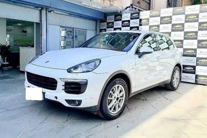 2016 Porsche Cayenne डीजल