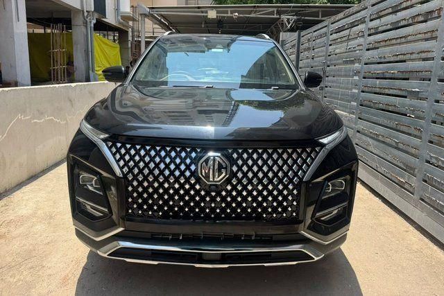 Second-hand 2025 MG Hector Plus Savvy Pro CVT for sale in Chennai